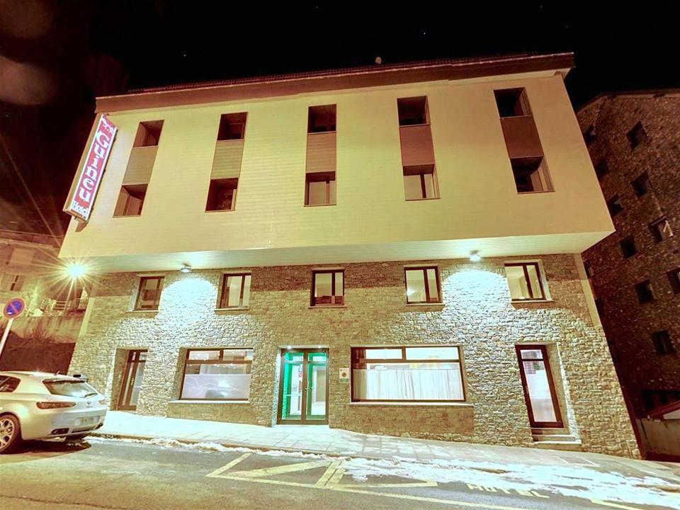 פאס דה לה קאסה Hotel Guineu מראה חיצוני תמונה