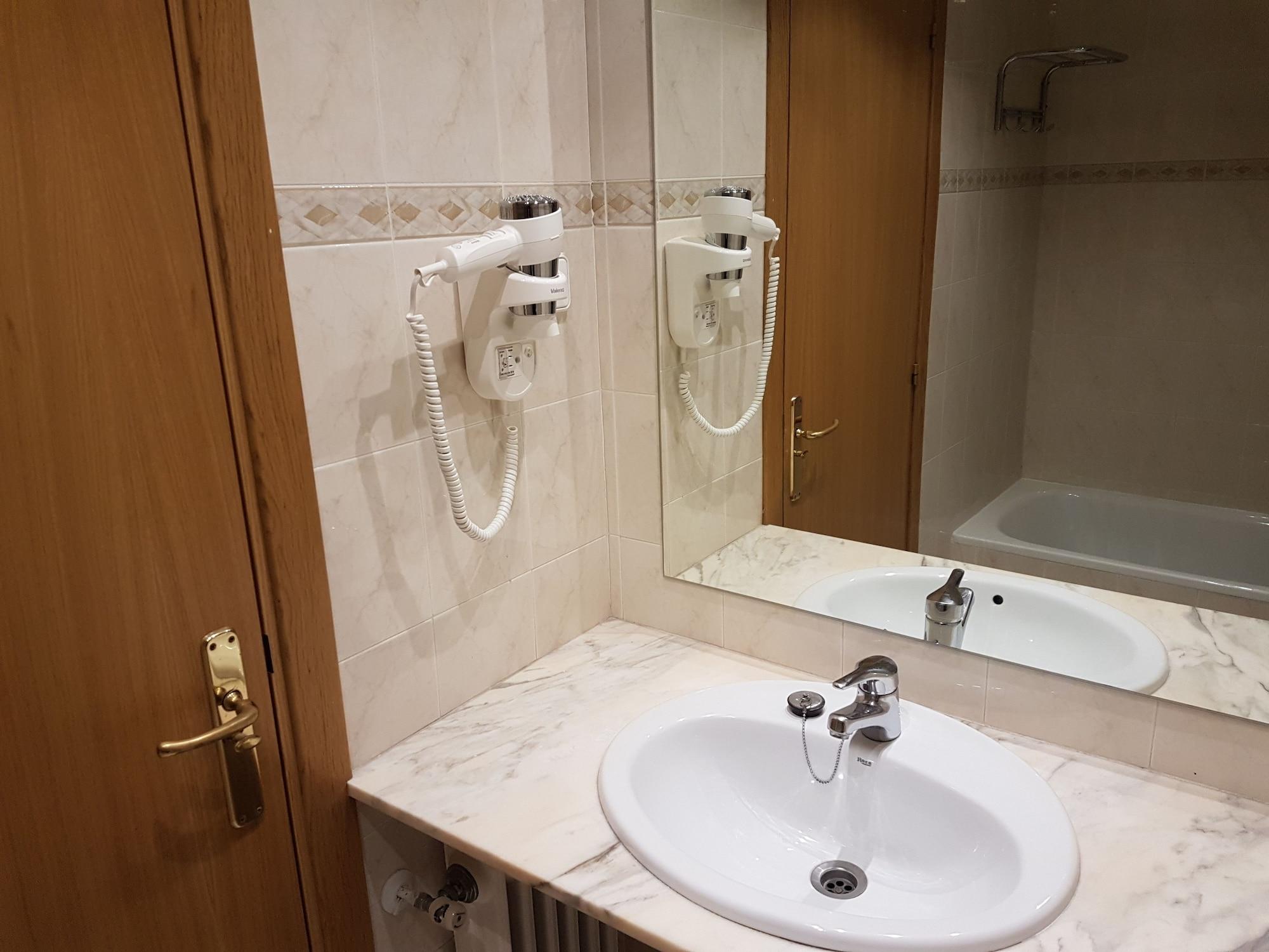 פאס דה לה קאסה Hotel Guineu מראה חיצוני תמונה