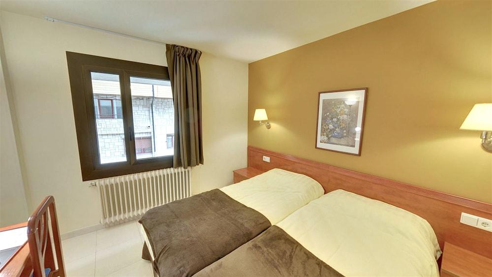 פאס דה לה קאסה Hotel Guineu מראה חיצוני תמונה